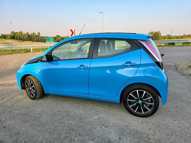 Toyota Aygo 1.0 Wave 2 fabryczny rozsuwany dach Więcławice Stare - zdjęcie 5