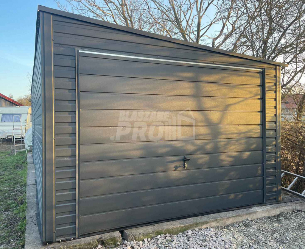 Garaż blaszany 3,5x8 brama uchylna - 2x okno  Dach spad w prawo  GP274 Wisła - zdjęcie 5