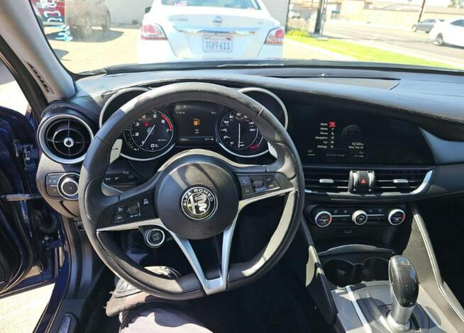 Alfa Romeo Giulia Wersja Ti / Bardzo zadbany / niski przebieg Wrocław - zdjęcie 8