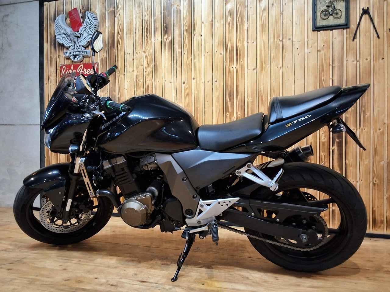 Kawasaki Z (Z750) 750cm³ naked bike Bicz - zdjęcie 11