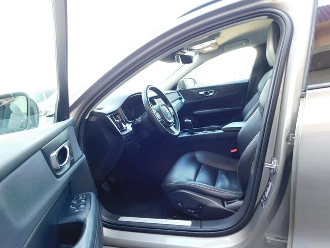 Volvo V60 z Gwarancją Skóra BLiS Model 2020r Żyrardów - zdjęcie 10