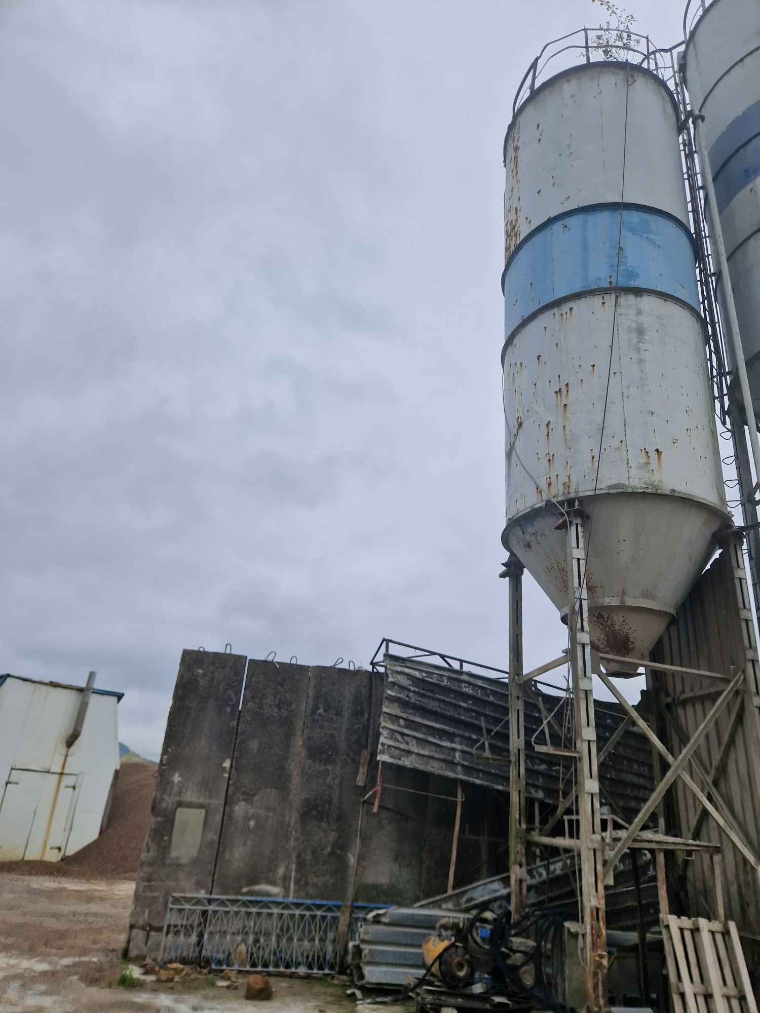 2 silosy do cementu 60 ton silos Mińsk Mazowiecki - zdjęcie 2