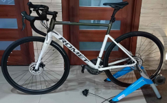 Rower szosowy Romet Huragan 4 Rozmiar 56 L + trenażer GRATIS