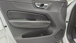 Volvo XC 60 B4 B Essential aut ! Z Polskiego Salonu ! Faktura Vat ! Warszawa - zdjęcie 10