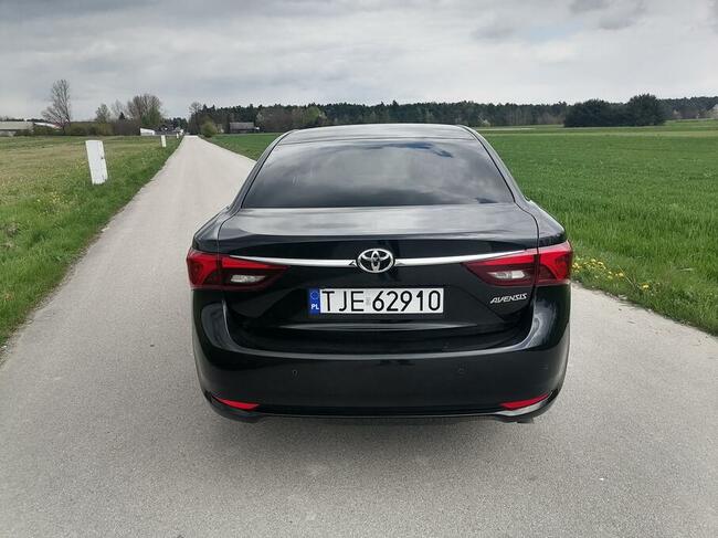 Toyota Awensis 2017 rej 20018sedan czarny met, polski salon z Jędrzejów - zdjęcie 4