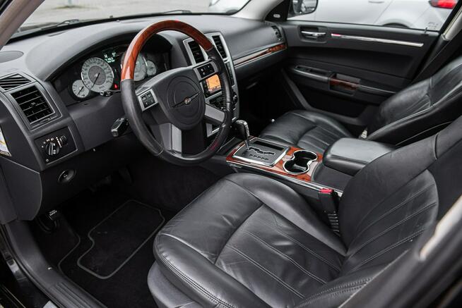 Chrysler 300C Luxury ! 2.7i V6 193KM ! Super Stan ! po Opłatach ! Zwoleń - zdjęcie 6