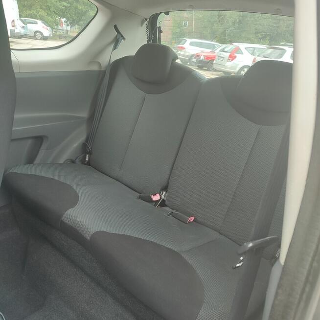 Syndyk sprzeda samochód osobowy Toyota Aygo Jeżyce - zdjęcie 2