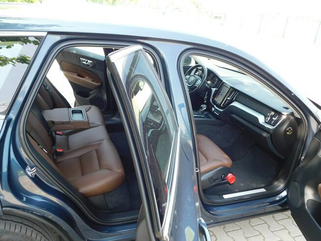 Volvo XC 60 z Gwarancją Skóra  Model 2020r Żyrardów - zdjęcie 9