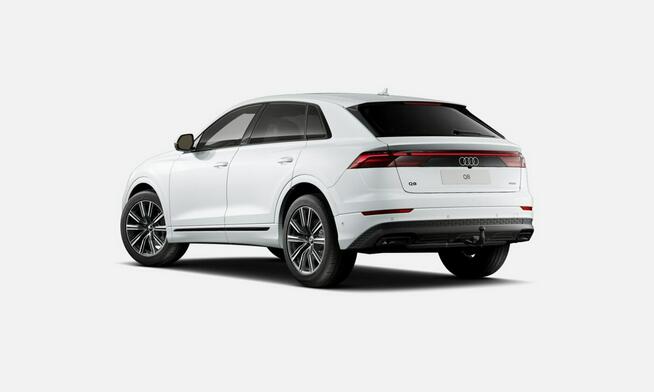 Audi Q8 PakietCzerń_Hak_Panorama_HomeLink_TempomatACC_4-strefy_FV23% Płock - zdjęcie 2