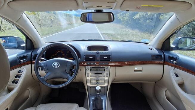 Toyota Avensis II 2.2 D4D 177KM 2005r kombi Xenon Skóry zare Skarżysko-Kamienna - zdjęcie 7