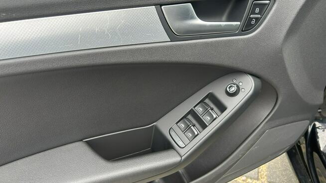 Audi A4 1.8 T Skóry Bixenon+ledy Navi MMI El. fotele Gdynia - zdjęcie 12