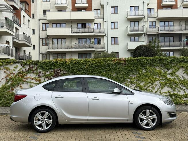 Opel Astra 1.4 Turbo, Sedan, BDB stan, Oryginalny Lakier Tarnowskie Góry - zdjęcie 8