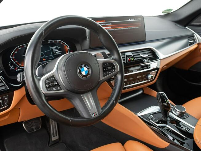 GD2K613#540i xDrive mHEV M Sport Ambient Podgrz.f Salon PL VAT23% Pępowo - zdjęcie 6