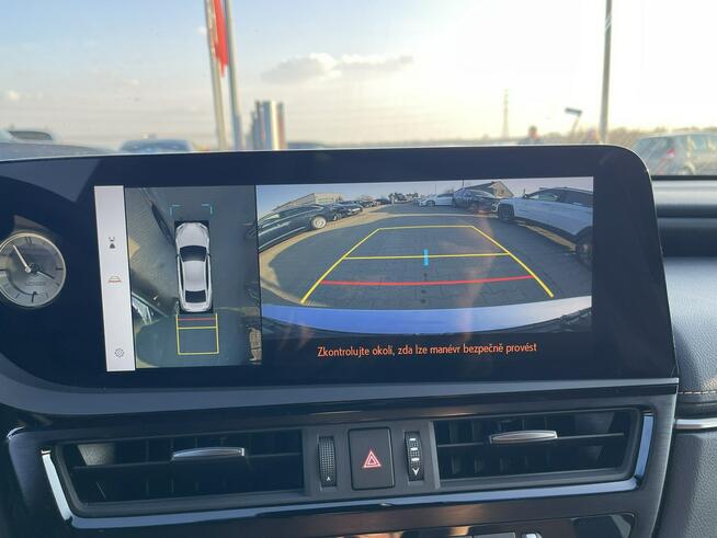 Lexus ES300 EU Omotenashi Hybryda Skóra Kamery360 Pamięć Wentylacja Gliwice - zdjęcie 9
