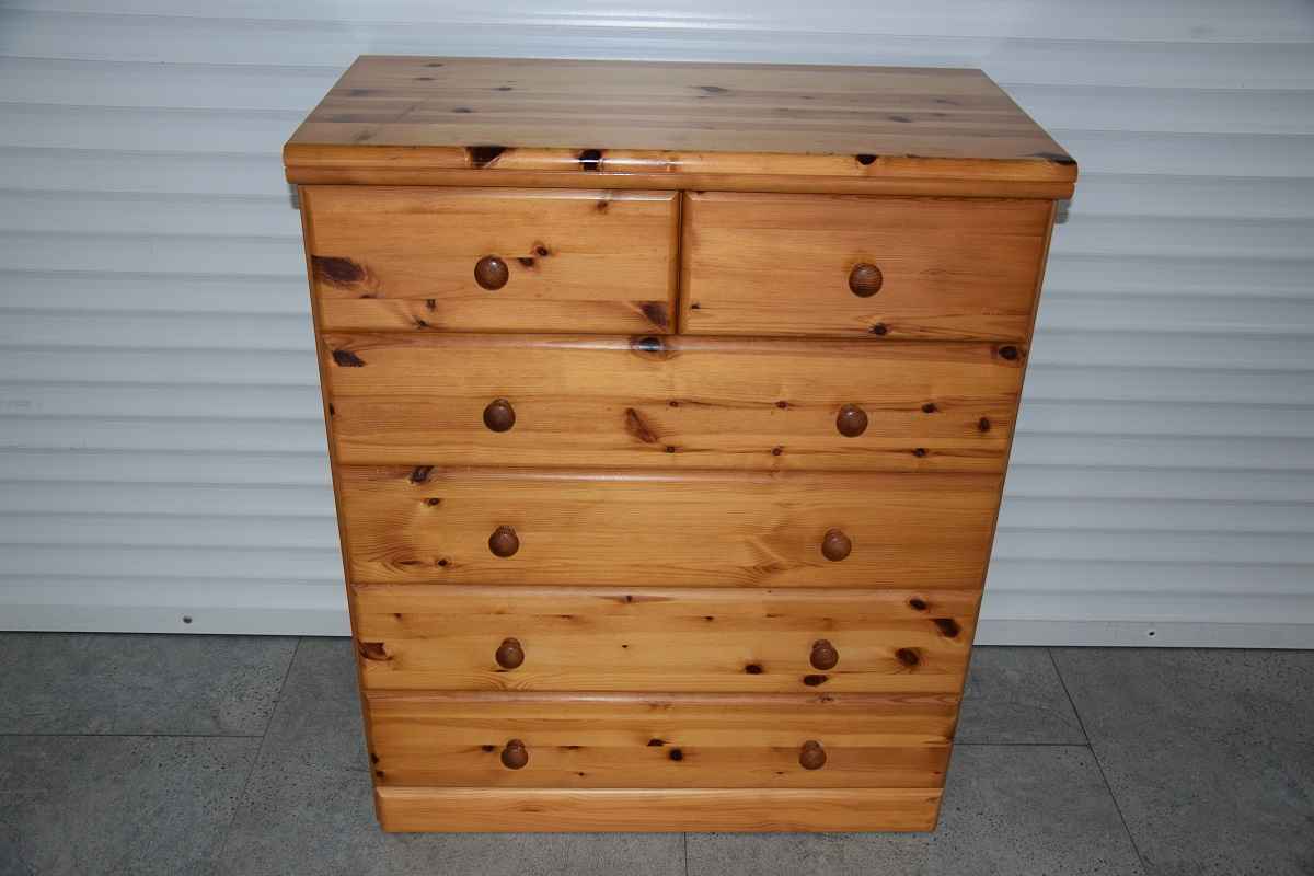 komoda z szufladami z drewna sosnowego Olsztyn - zdjęcie 1