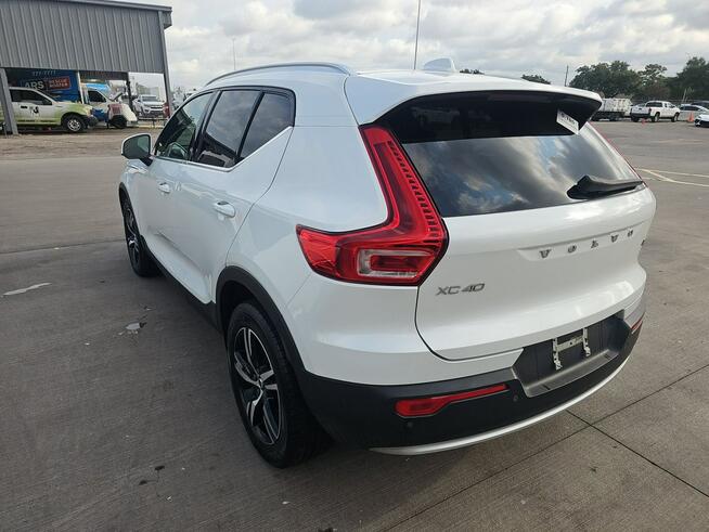Volvo XC 40 Bogata wersja wyposażenia / AWD / B5 / niski przebieg Chwaszczyno - zdjęcie 5
