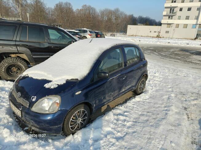 Syndyk sprzeda samochód osobowy TOYOTA YARIS 2002 Gdańsk - zdjęcie 2