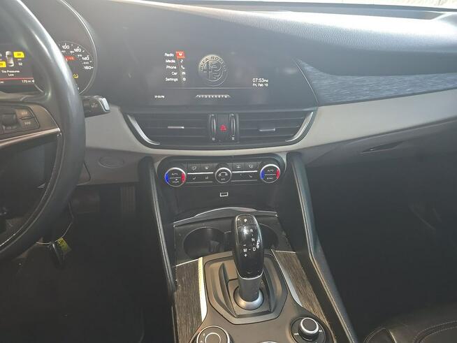 Alfa Romeo Giulia Q4 Sport 2.0 285KM 2018r. oferta w transporcie Kampinos - zdjęcie 7