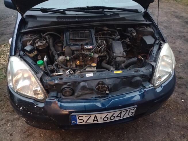 Toyota Yaris Poręba - zdjęcie 1