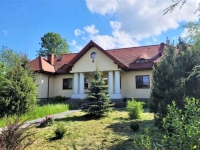 Dom w stylu dworku, z 2012r, na działce 1550 m.kw., a nawet 1,77 ha,