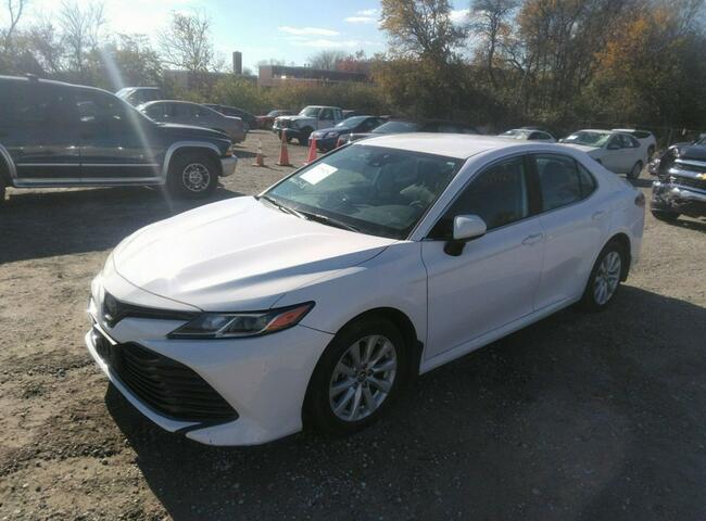 Toyota Camry 2019, 2.5L, porysowany Warszawa - zdjęcie 2