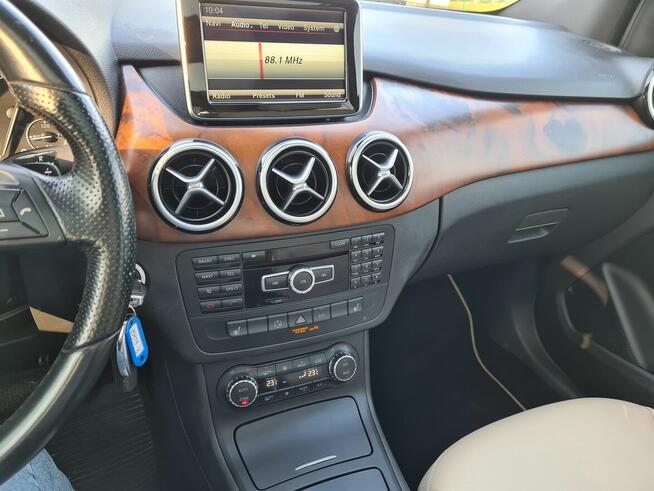 Mercedes-Benz B 250 Benzyna Automat Skóry Pakiet AMG Olsztyn - zdjęcie 7