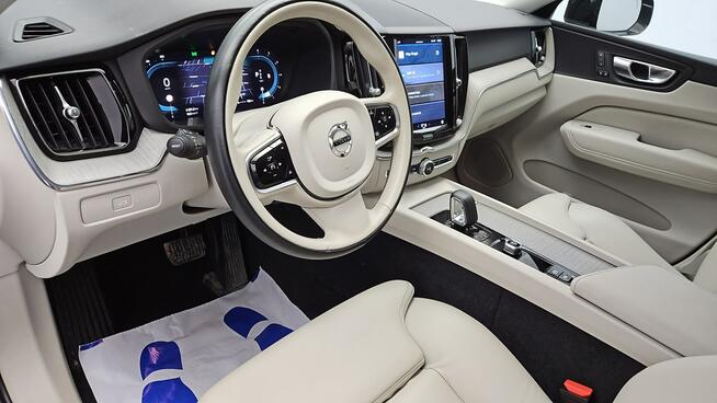 Volvo XC 60 B4 D Plus Bright aut ! Z Polskiego Salonu ! Faktura VAT ! Warszawa - zdjęcie 9