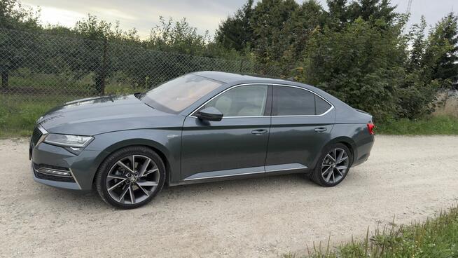 Sprzedam Skodę Superb 2021 L&amp;K 2.0 TDI 200KM 47 tys km Bielawy - zdjęcie 1