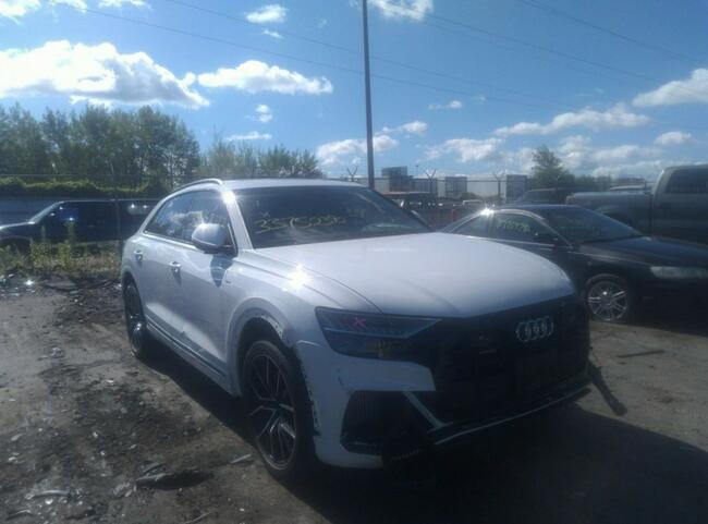 Audi Q8 2021, 3.0L, 4x4, od ubezpieczalni Sulejówek - zdjęcie 3