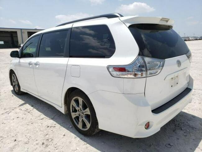 Toyota Sienna 2018, 3.5L, po gradobiciu Warszawa - zdjęcie 3