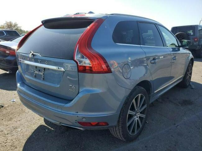 Volvo XC 60 2017, 2.0L, 4x4, T6 INSCRIPTION, od ubezpieczalni Sulejówek - zdjęcie 4