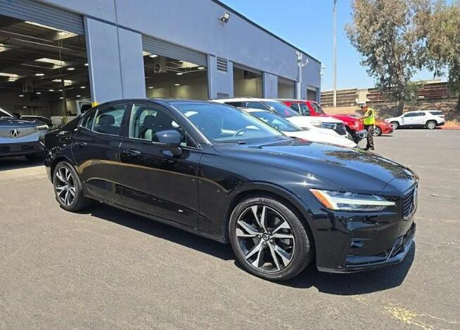 Volvo S60 Bogata wersja wyposażenia / AWD / B5 / niski przebieg Białystok - zdjęcie 3