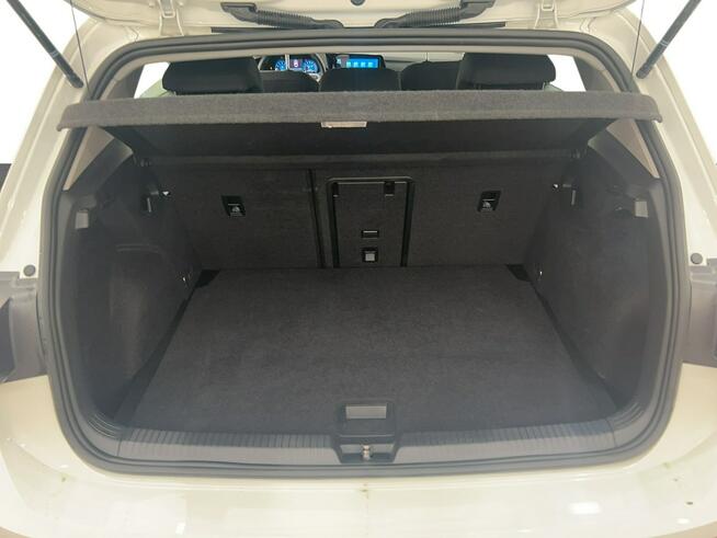Volkswagen Golf VIII 1.0 eTSI Life DSG Hatchback Warszawa - zdjęcie 11