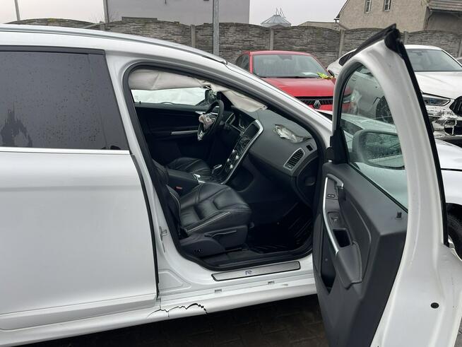 Volvo XC 60 R-Design D5 AWD Automat Skóra Podgrzewanie 220KM Gliwice - zdjęcie 6