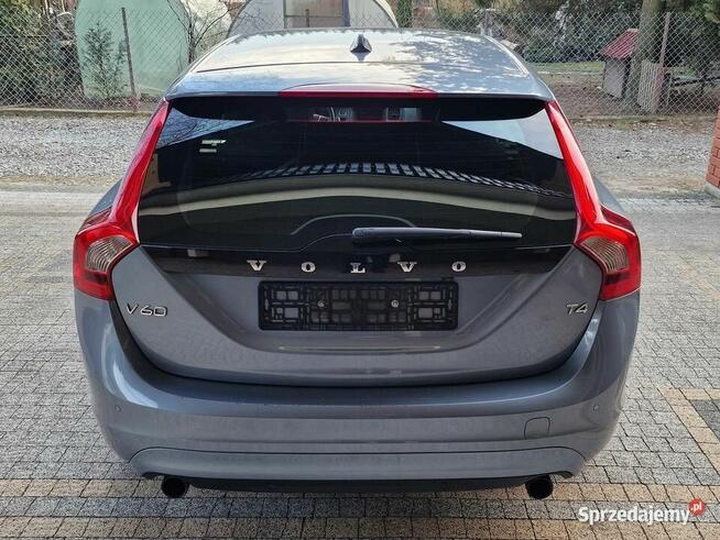 VOLVO V60 T4 SUMMUM |2.0 Benzyna|190KM|Zadbany|Świetny stan Wygoda - zdjęcie 3