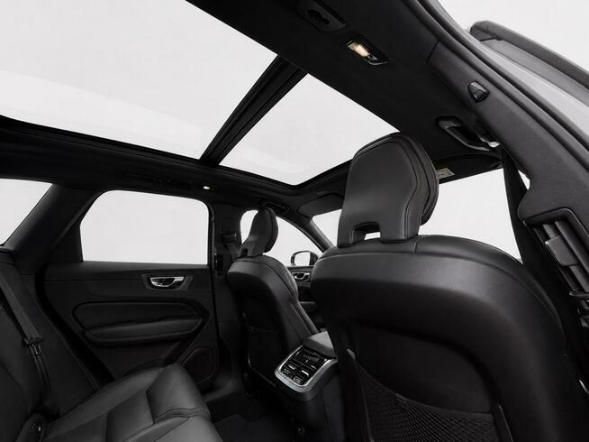 Volvo XC 60 FV23%/B5 Plus dark/PodwFourC/Kam360/Panorama/ACC/BLIS/ASO Pozowice - zdjęcie 11