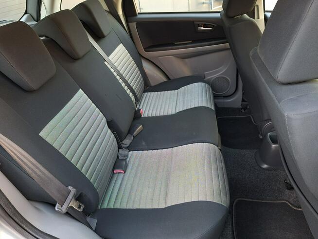 Suzuki SX4 * 4x4* 1.6benz * BARDZO ŁADNE* ALUfelgi* KLiMATRONiK* ESP * Olsztyn - zdjęcie 9
