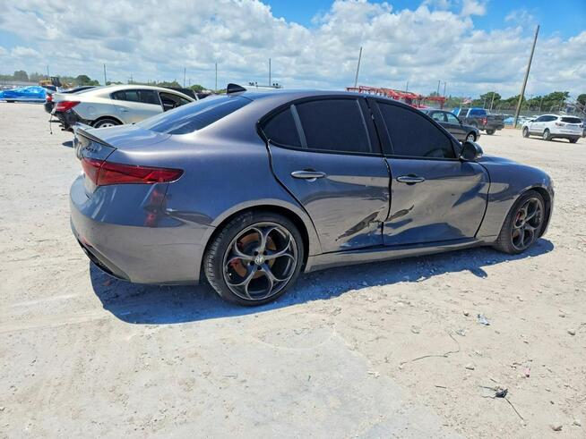 Alfa Romeo Giulia Wersja Ti / Q4 / niski przebieg Białystok - zdjęcie 4