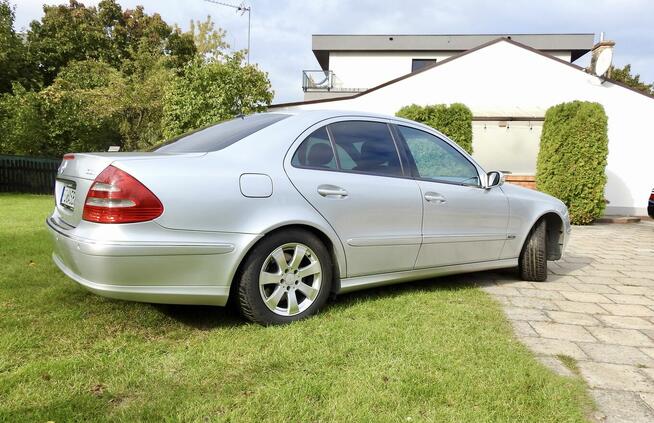 Mercedes-Benz Klasa E Mercedes-Benz E 220 – Zadbany, Bezwypa Poznań - zdjęcie 4