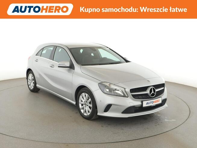 Mercedes A 180 pdc automat navi klima grzane fotele kubełki Warszawa - zdjęcie 10