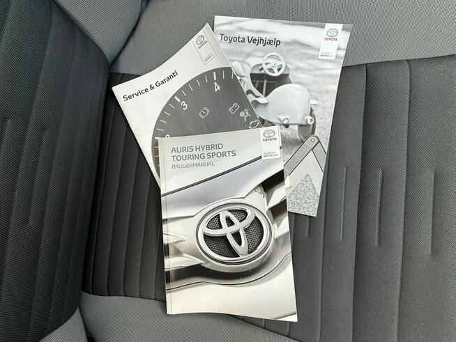 Toyota Auris Hybrid 136KM/Premium/Led/Navi/Kamera/Serwis/FaVAT23% Węgrów - zdjęcie 9