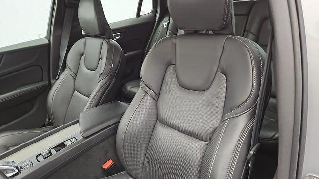Volvo V60 2.0 B4 B Plus Dark ! Z Polskiego Salonu ! Faktura VAT ! Warszawa - zdjęcie 11