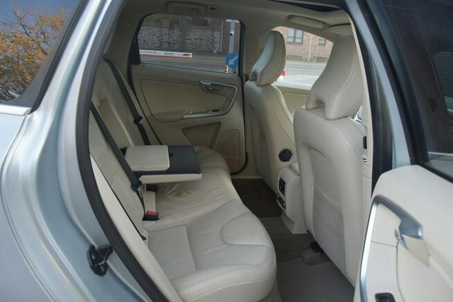 Volvo XC 60 Summum AWD 2.4D5 Manual 2009r. Skóra BiX LED Panorama Kampinos - zdjęcie 12