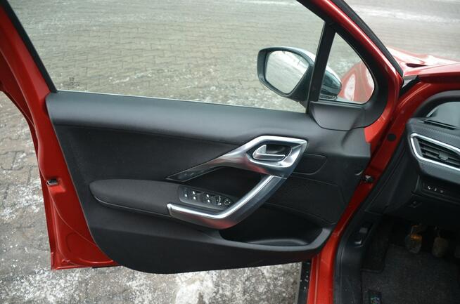 Peugeot 2008 1,2 Benzyna*110KM*68 tys km*Niemcy*I właściciel Ostrów Mazowiecka - zdjęcie 11