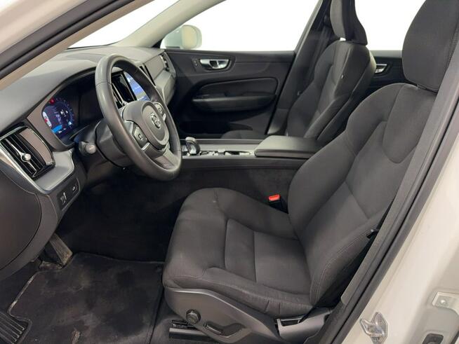 Volvo XC 60 B4B Momentum Pro Warszawa - zdjęcie 11