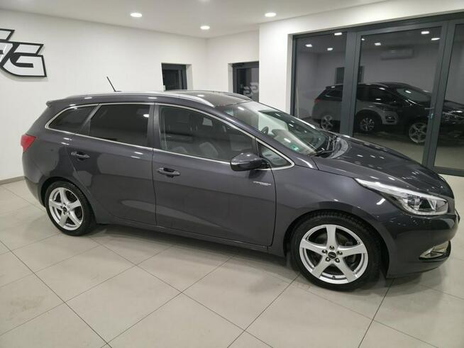 Kia Cee'd 1.6 / Bezwypadkowy/Serwisowany/Gwarancja roczna w cenie Korczyna - zdjęcie 8