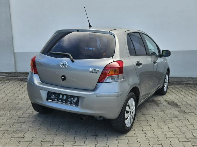 Toyota Yaris Stan bdb Org szyby Zapraszam Rybnik - zdjęcie 4