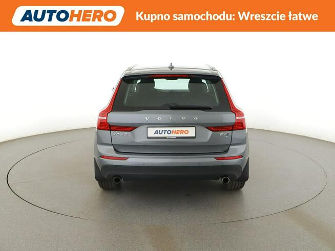 Volvo XC 60 Momentum B4(mHEV) automat AWD navi kamera tempomat LED Warszawa - zdjęcie 6