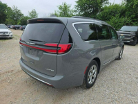 Chrysler Pacifica LIMITED / mała szkoda / niski przebieg Wrocław - zdjęcie 3