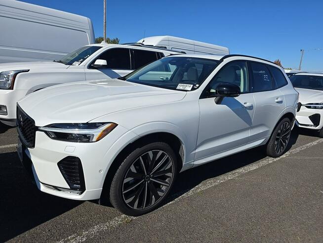 Volvo XC 60 Najwyższa wersja wyposażenia ULTRA / AWD / B5 Warszawa - zdjęcie 3